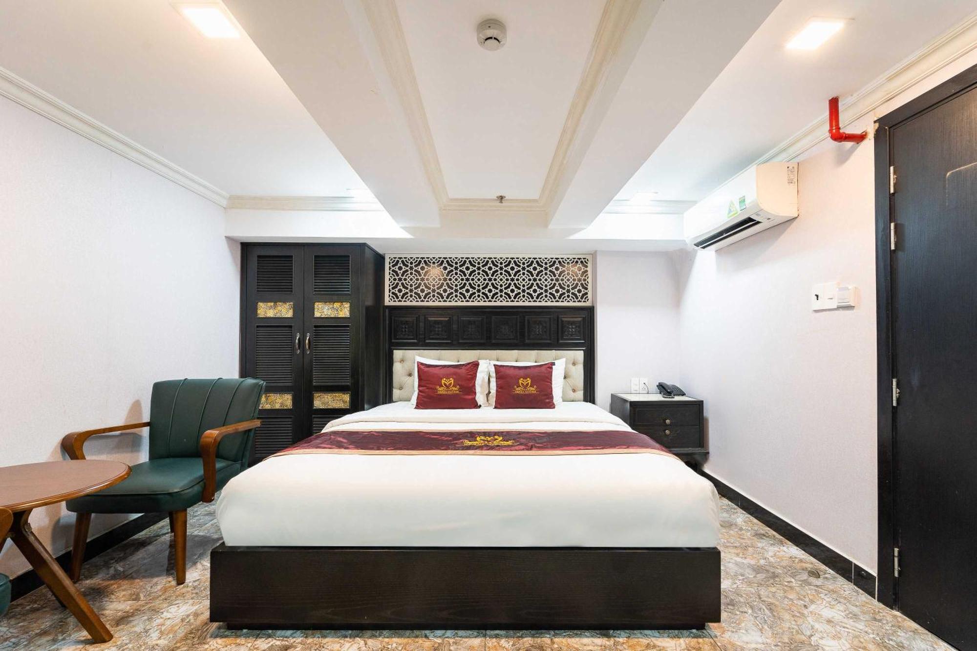 Collection O Havana Airport Hotel Ho Chi Minh-stad Buitenkant foto